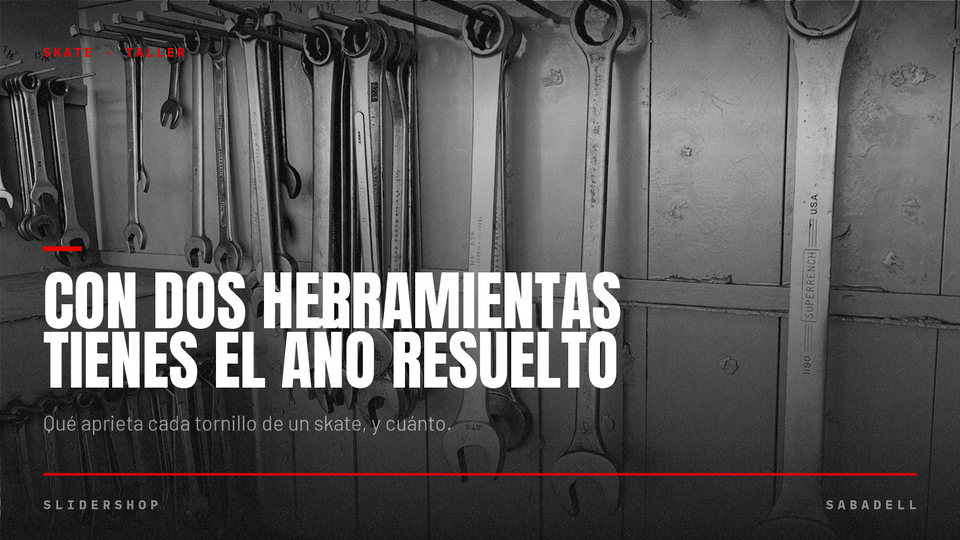 Llave de skate y tornillería sobre un banco de trabajo, artículo de Slidershop Sabadell